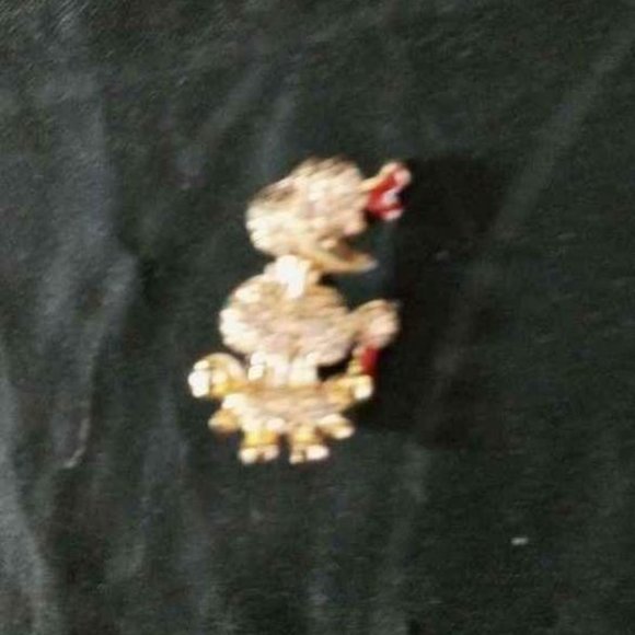 VTG PERIOD STYLE YELLOW GOLD TONE POODLE PIN LOCKING CLASP - Picture 5 of 6